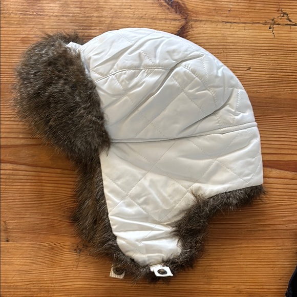 Eddie Bauer White and Brown Quilted Trapper Hat - Picture 1 of 5